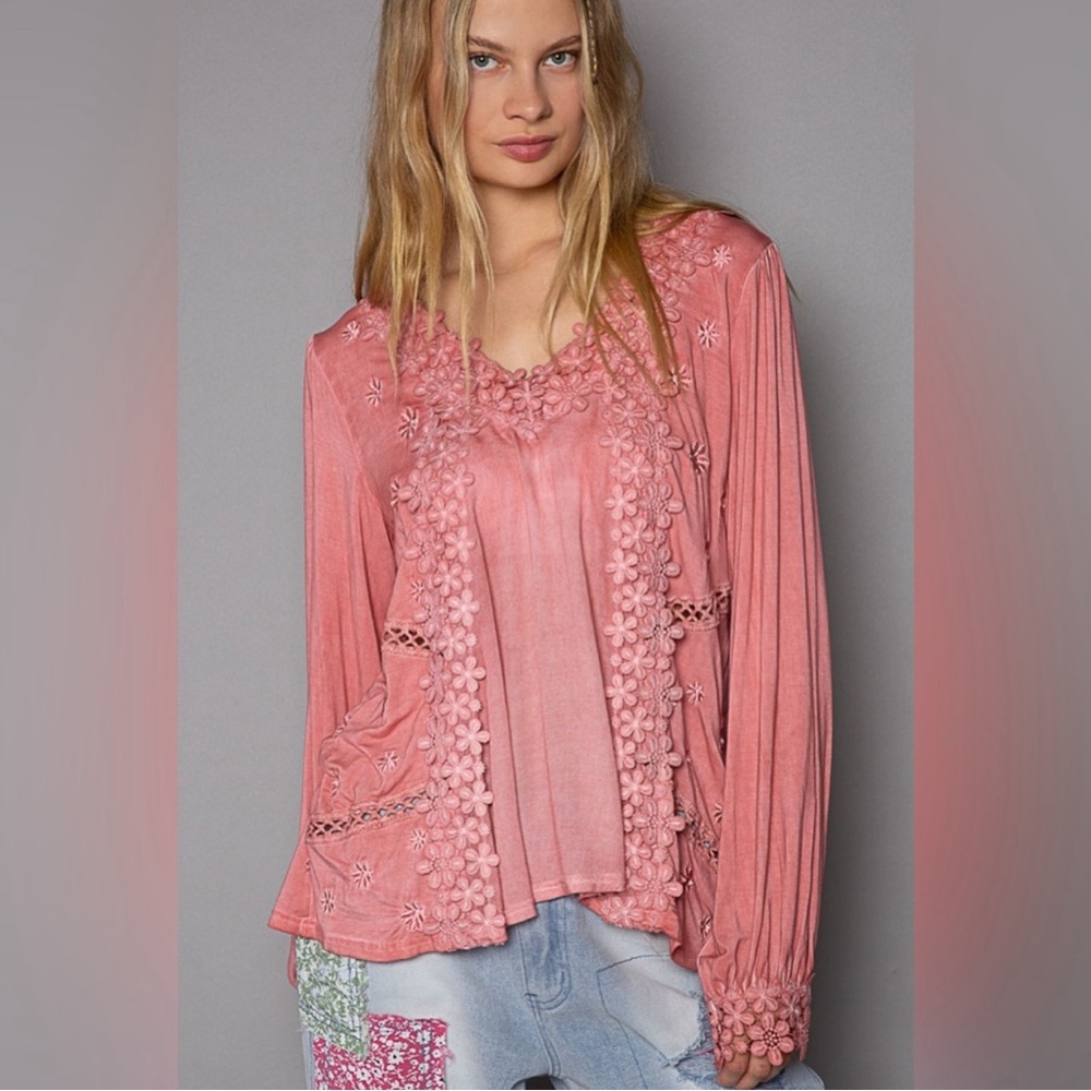 POL Pink Embroidered Floral Woven Top | Scalloped Trim Shirred Sleeves - Picture 5 of 5
